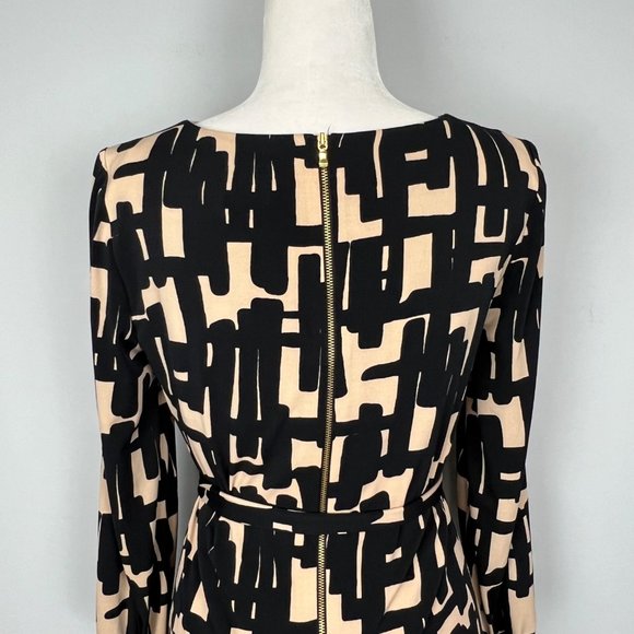 Tahari Womens Long Sleeve Belted Dress Tan Black Abstract Geo Print size 2 - Picture 7 of 12